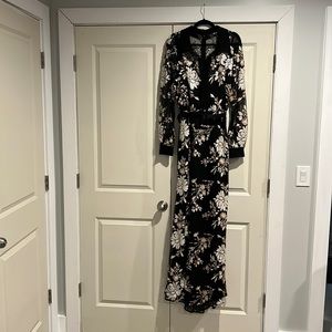 Gorgeous evening dress. Never worn. Xl extremely flattering